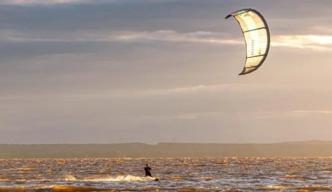 Private kitesurfing session — two hours